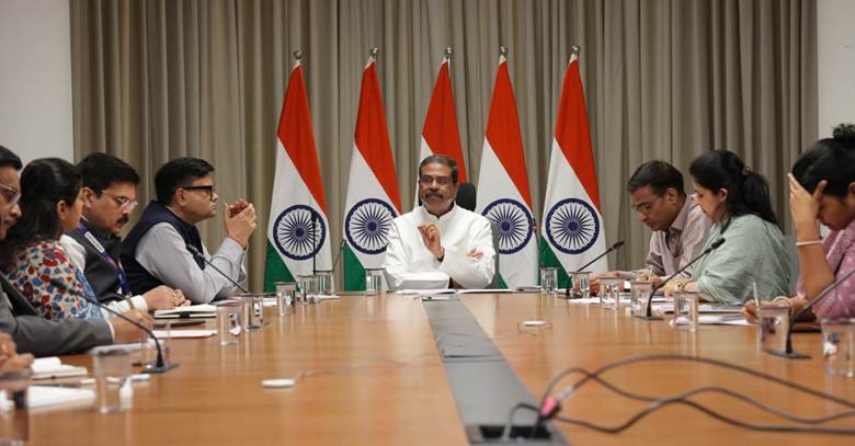Union Education Minister, Shri Dharmendra Pradhan holds discussions with senior officials of four public sector banks to overhaul CBSE Payment Gateway System