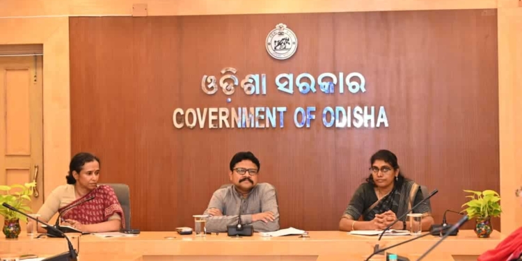 Health Minister Directs Private Hospitals: Pre-Admission Tests Must Be on Ayushman Card