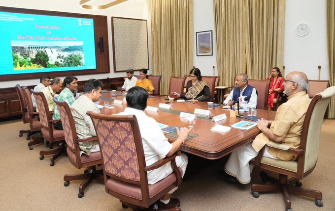 Vice-President Briefed on Major River Interlinking and Water Conservation Initiatives of Ministry of Jal Shakti