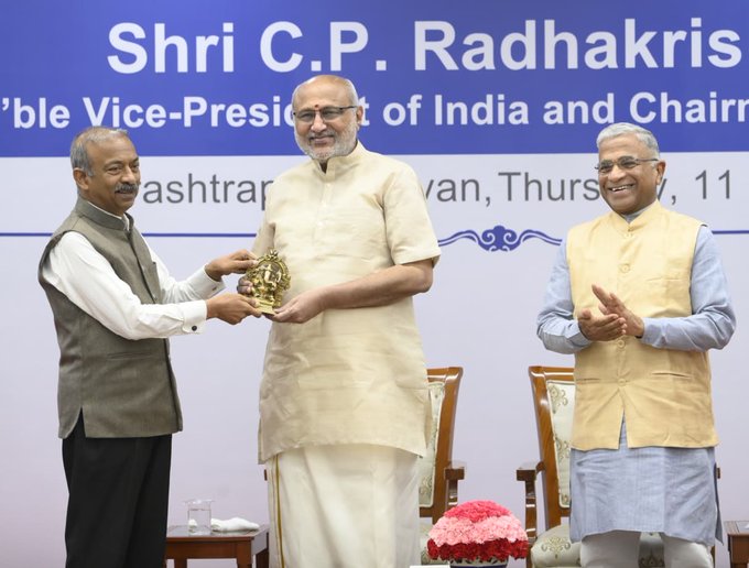 Aspiring Journalists to Uphold Truth, Objectivity and Public Interest :Vice-President of India