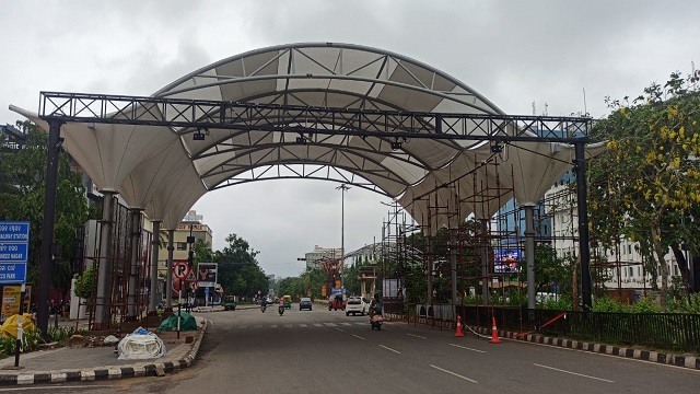 BMC & BDA have launched a pilot project to install climate-responsive traffic and parking-cum-commuter shelters