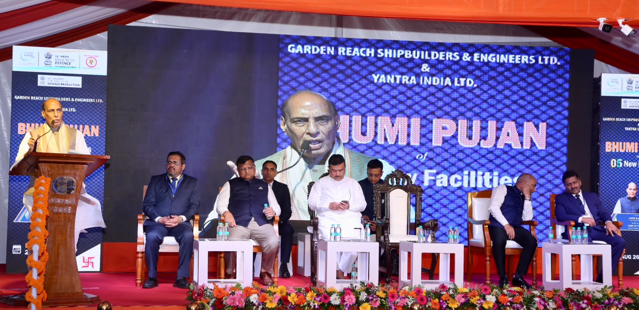 Raksha Mantri and West Bengal Chief Minister carry out Bhumi Pujan for five expansion projects of GRSE & YIL